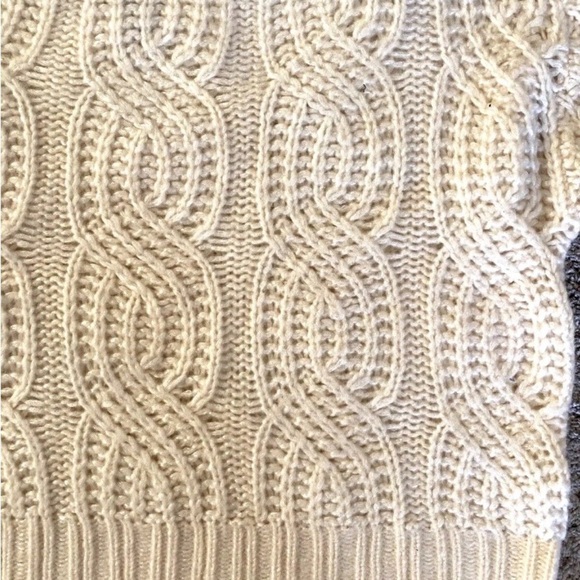 Womens Ann Taylor Size XS Sweater Crop Chunky Knit White Button Wool Blend - Picture 3 of 6